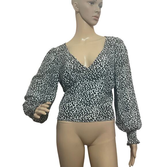 Lucy Paris Izzy Smocked Blouse Top Deep V-Neck, Black & White Print M| Chic - Picture 4 of 13